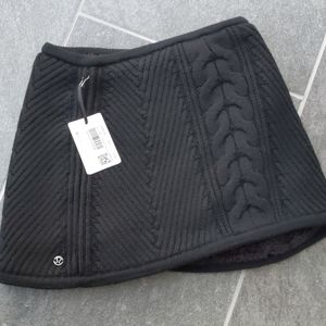 Lululemon Show Me the Sherpa Snood